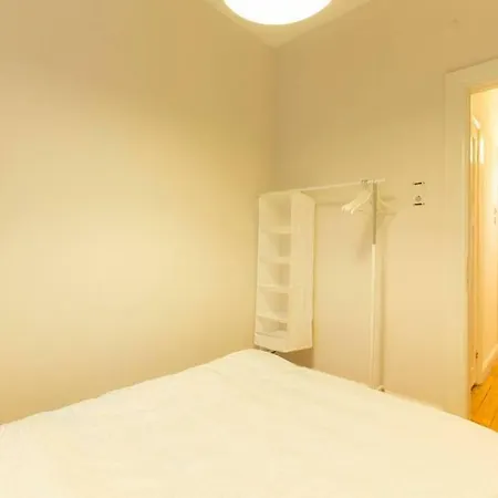 Nisos Flats 111 * Istanboel